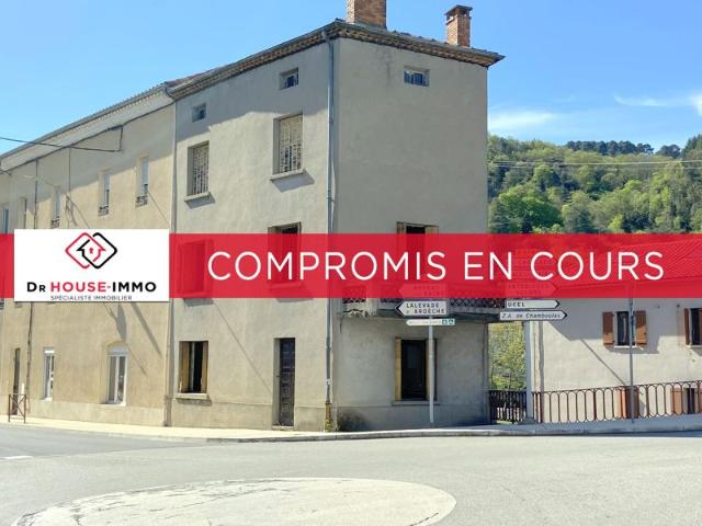 EXCLUSIVITE LABÉGUDE, Maison de village à rénover d'environ 108 m² avec garage