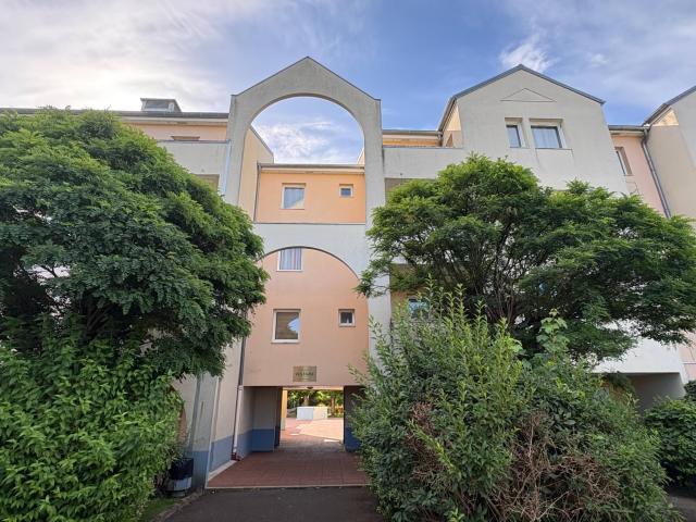 EXCLUSIVITÉ LGI Appartement F2 avec coin nuit et terrasse à Livry Gargan