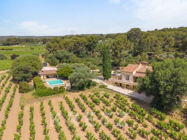 Exclusivité Le Castellet – Propriété provençale rénovée avec piscine et appartement indépendant