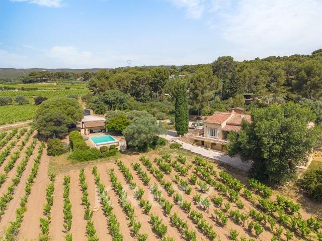 Exclusivité Le Castellet Propriété provençale rénovée avec. 325m² Le Castellet