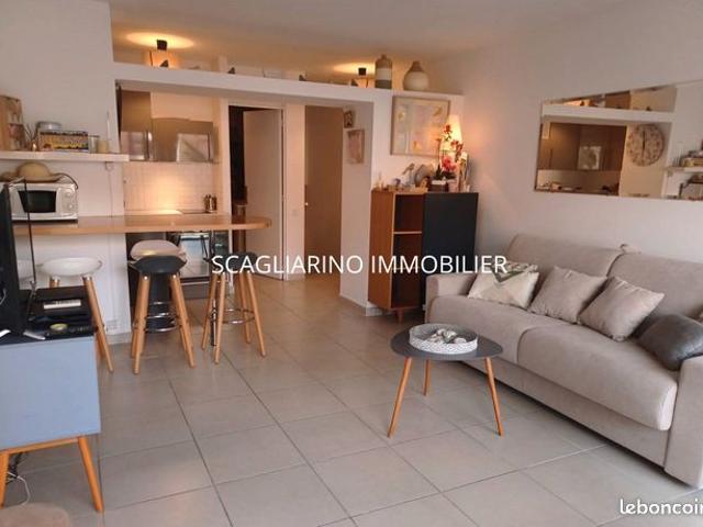Exclusivité Le Lavandou, Studio rénové avec accès direct à la plage