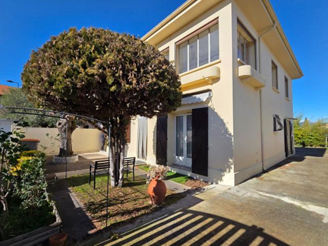 EXCLUSIVITE LE MUY 157.52M² GARAGE ATELIER CAVE