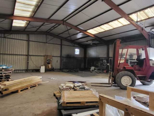 EXCLUSIVITE Local bord 4voies