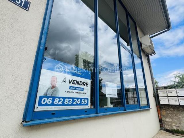 EXCLUSIVITÉ – LOCAL PROFESSIONNEL D’EXCEPTION AU CŒUR DE MORESTEL !