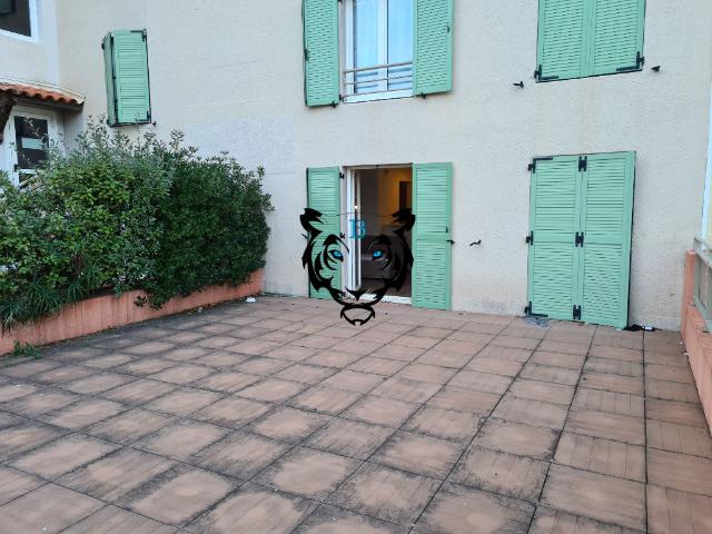 EXCLUSIVITE LOCATION T2 meublé avec grande terrasse Frejus