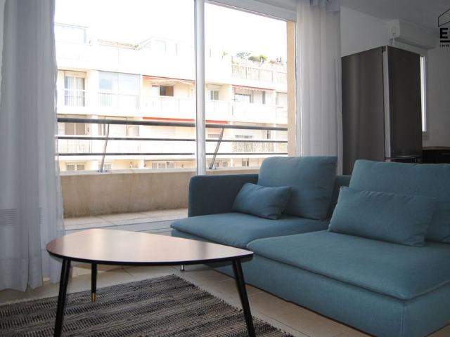 Exclusivité Location meublée T2 35m2 Terrasse parking double box