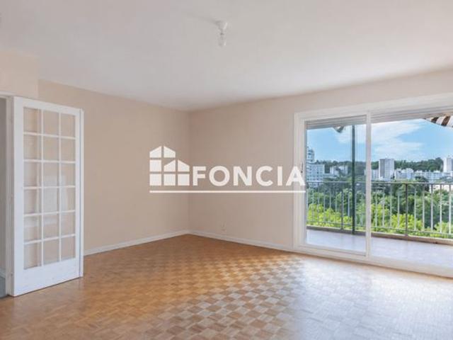 Exclusivité LYON 9 Limite TASSIN LA DEMI LUNE T4 avec balcon