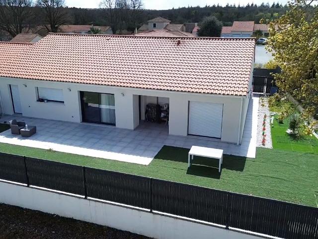 EXCLUSIVITÉ Magnifique maison contemporaine de plain pied à Nuaillé