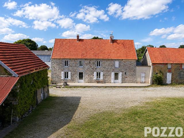 EXCLUSIVITE: MAGNIFIQUE LONGERE, 116M2, DEPENDANCES, VASTE TERRAIN SANS VIS A VIS A MUNEVILLE SUR MER