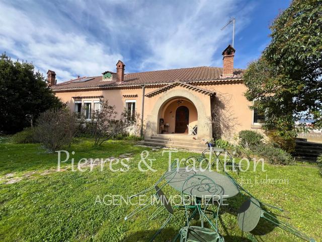 Exclusivité ! Magnifique propriété Aptésienne avec jardin et. 310m² Apt