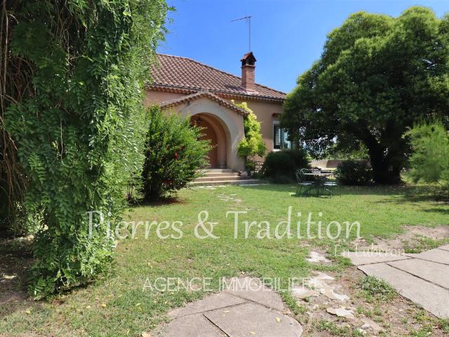 Exclusivité ! Magnifique propriété Aptésienne avec jardin et. 310m² Apt