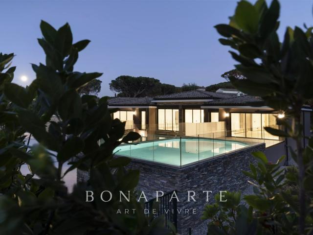 EXCLUSIVITE: Magnifique villa appartement en duplex avec. 275m² Gassin