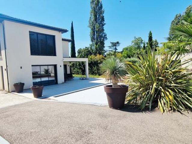 Exclusivite magnifique villa contemporaine