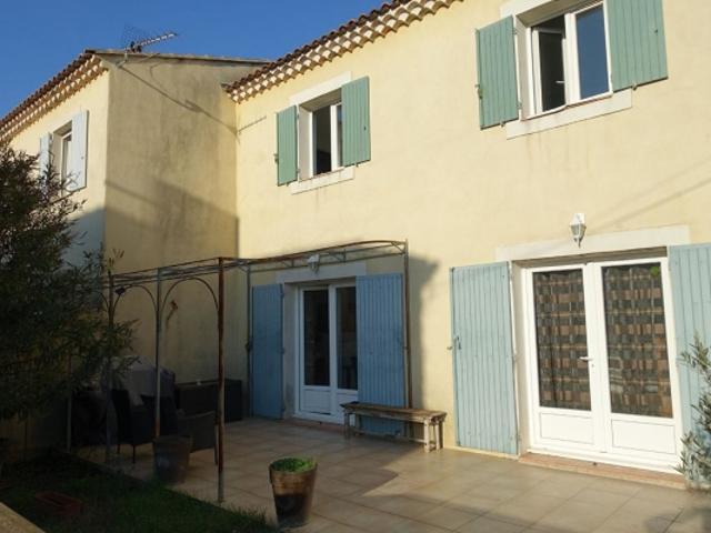 EXCLUSIVITE/ Maison à Entraigues Sur La Sorgue de 96 m² avec jardin et garage