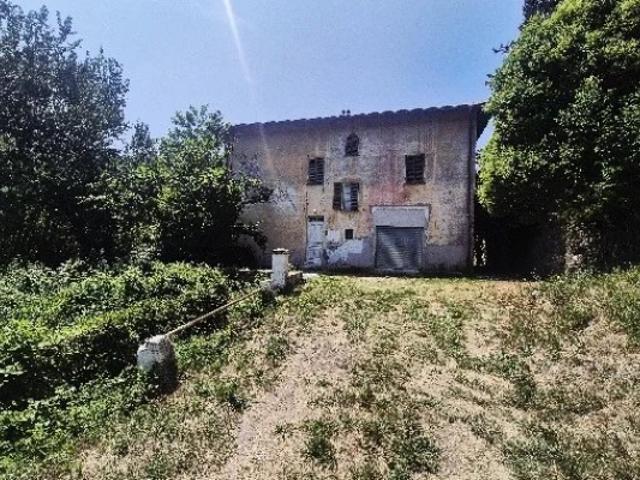EXCLUSIVITÉ – Maison à rénover avec 19 000 m² de terrain et énorme potentiel