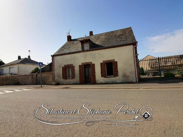 EXCLUSIVITÉ Maison à rénover 3 chambres avec dépendances sur terrain d'environ 1042 m2