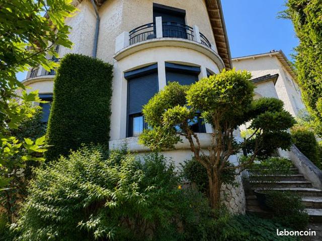 Exclusivité Maison année 30 quartier Saint Henri charme de l'ancien avec agréable jardin