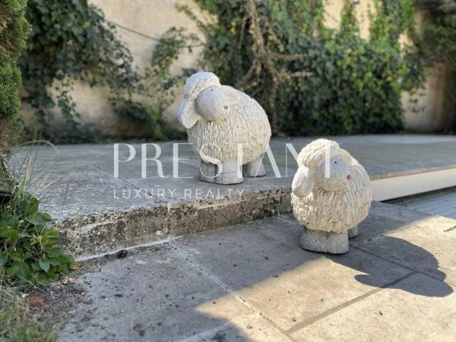 EXCLUSIVITE MAISON DE MAÎTRE EN PIERRE Non mitoyenne – ÉLÉGANCE, CALME ET JARDIN BUCOLIQUE STATIONNEMENT BORDEAUX NANSOUTY