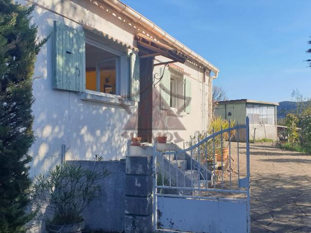 Exclusivité Maison de plain pied dans un superbe environnement