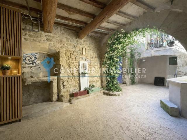 EXCLUSIVITÉ MAISON DE VILLAGE 160M2 AVEC COUR & BASSIN GALLARGUES LE MONTUEUX