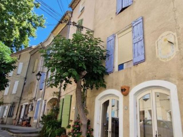 EXCLUSIVITÉ. Maison de Village Cucuron. Beau potentiel