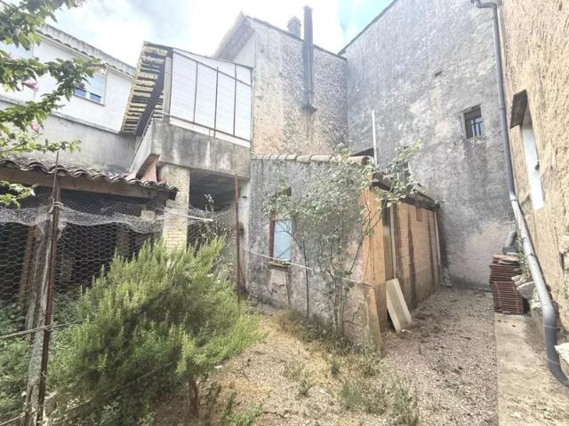 Exclusivité: maison de village de type 3 avec jardin, garage et combles aménageables