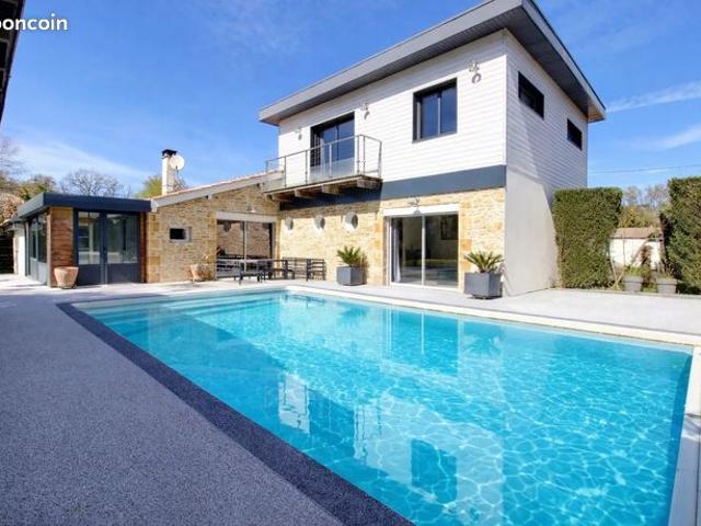 Exclusivité Maison familiale 5 chambres piscine grand garage