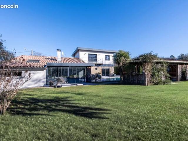Exclusivité Maison familiale 5 chambres piscine grand garage