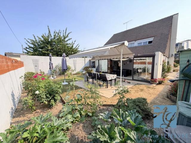 EXCLUSIVITÉ ! MAISON SINGULIÈRE de 6 pièces avec GARAGE et J