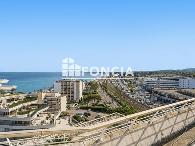 Exclusivité Marina Baie des Anges 3 pièces de 41.57 terrasse en Angle 360° de 68m2