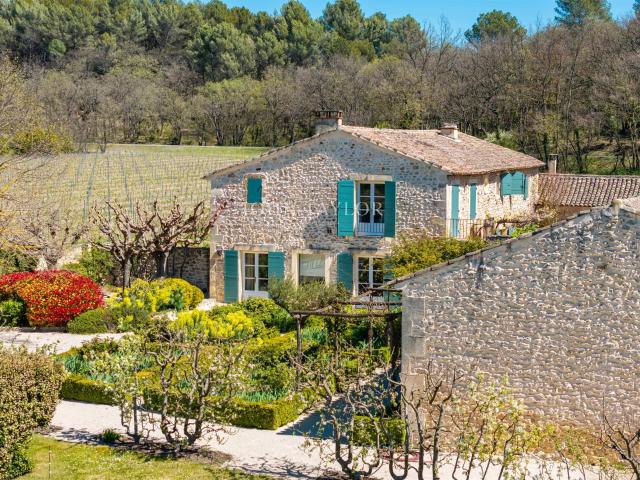 Exclusivité – Mas d’exception du XVIIIe siècle au cœur du Tr. 340m² Goult