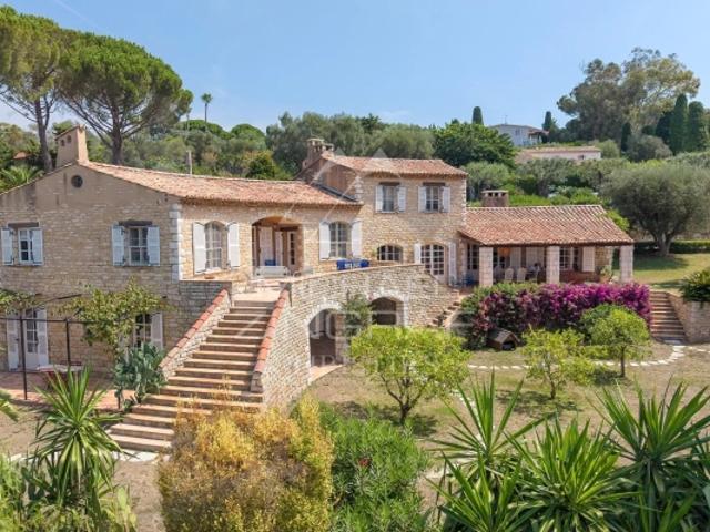 Exclusivité Mas d'exception avec vue mer panoramique au Cap d'Antibes