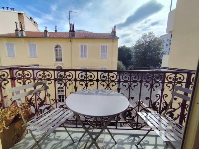 EXCLUSIVITE MENTON CENTRE VILLE APPARTEMENT TRAVERSANT 3
