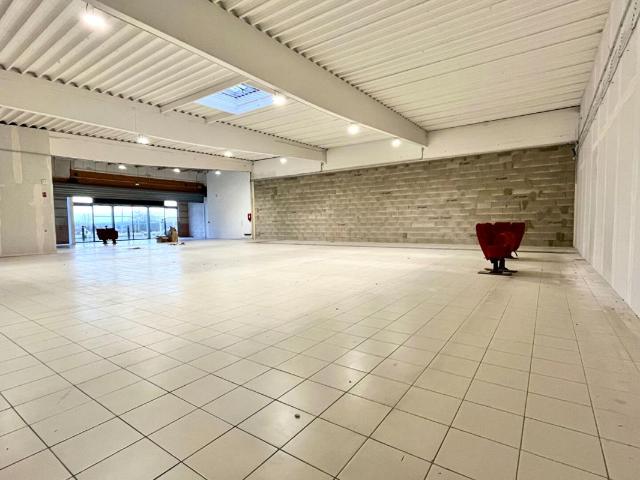 EXCLUSIVITE Murs commerciaux libres 338 m²