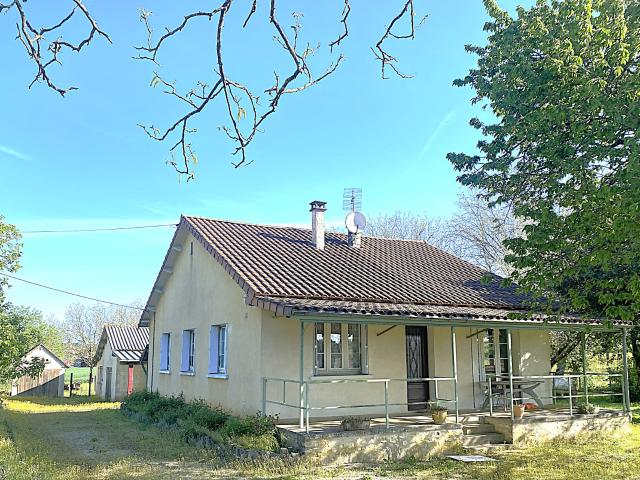 EXCLUSIVITE ! NEGRONDES ! Maison de 90 m2 sur parcelle d'environ 7000m2