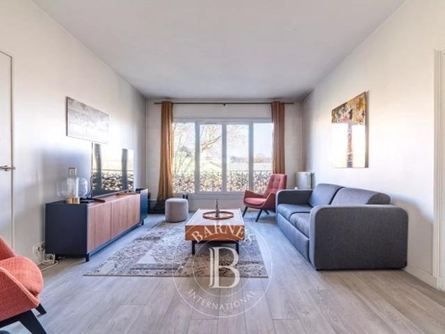 Exclusivité Neuilly Argenson Appartement 2 pièces 1 chambre Balcon Vues dégagées Proche commerces et Métro ligne 1