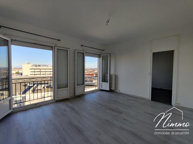 EXCLUSIVITE NIMES JEAN JAURES APPARTEMENT T2 RENOVE ASCENSEUR CAVE