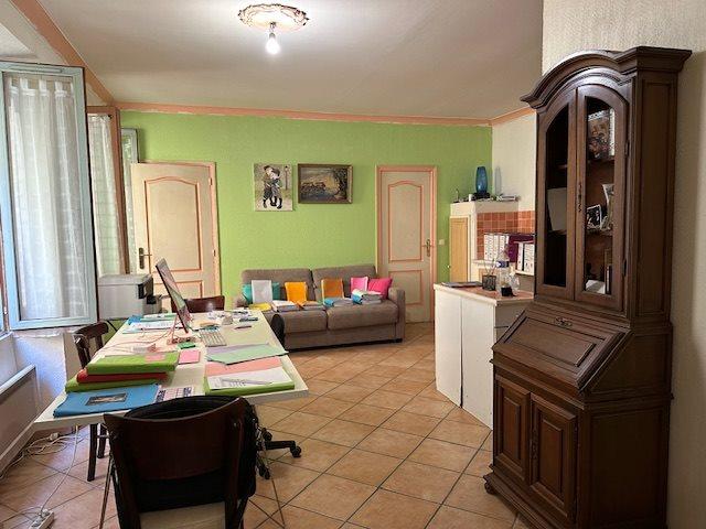 Exclusivité Nice Port 2p en 1er étage traversant S/N prévoir. 49m² Nice