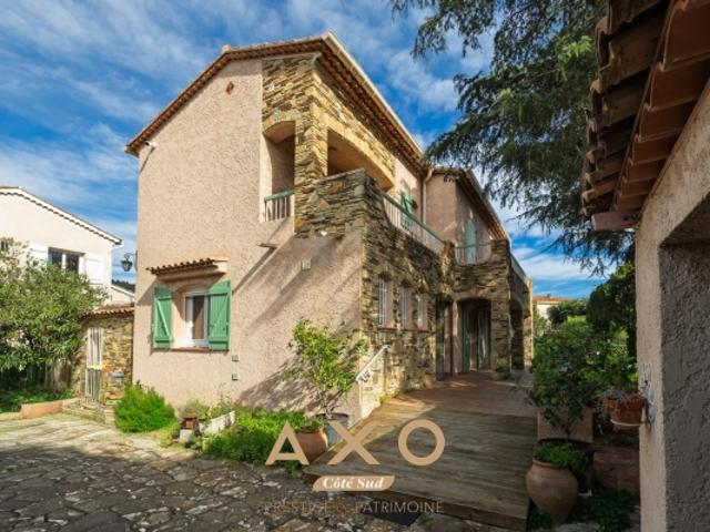 EXCLUSIVITE OLLIOULES VILLA T6 136 M2 TERRAIN 739 M2 Double garage 699 000 €