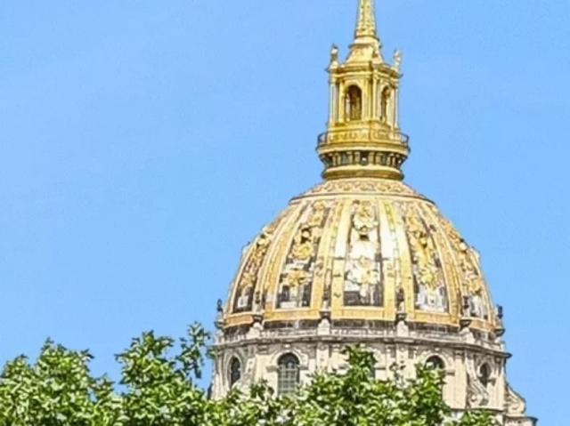 Exclusivité Paris 7 Appartement terrasse avec vues Tour Eiffel et Invalides