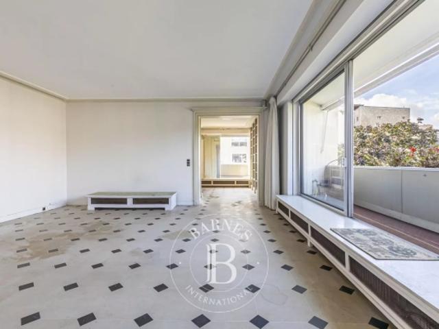 Paris 7 Sèvres Babylone Appartement 2/3 chambres Jolies vues dégagées