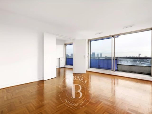 BIEN SOUS OFFRE ACCEPTEE Exclusivité | Paris 14 Parc de Montsouris 2 chambres Vue Panoramique large balcon et parking