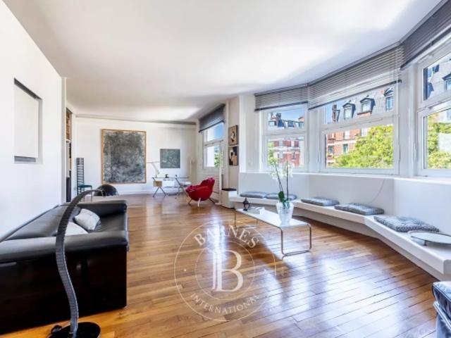 Exclusivité Paris 16ème Appartement Familial 4 chambres beaux volumes