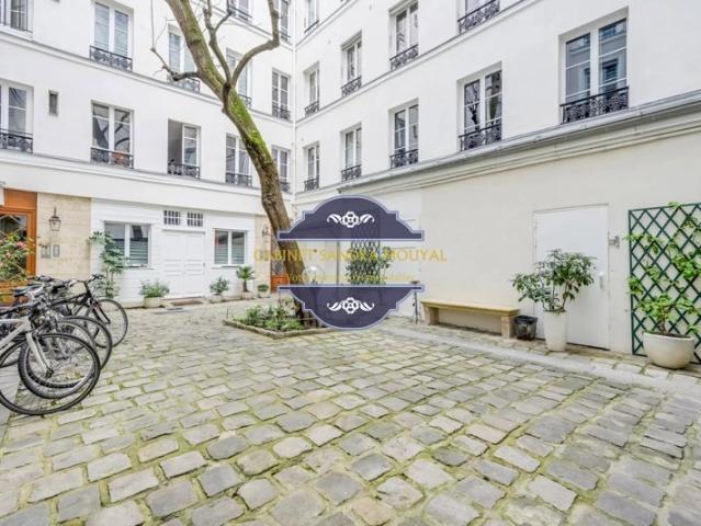EXCLUSIVITE PARIS III RAMBUTEAU 2 PIECES 51,30m2 ASCENSEUR 645 000 euros