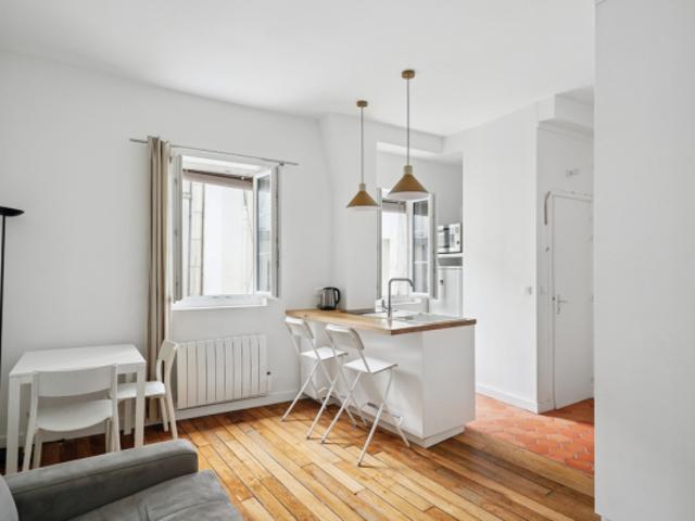 EXCLUSIVITE Paris IV Studio rénové par architecte St Paul