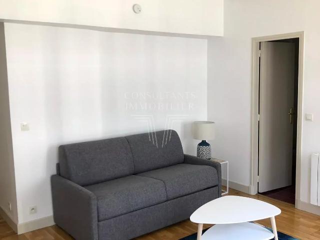 EXCLUSIVITÉ PASSY / TROCADÉRO GRAND STUDIO VENDU MEUBLE