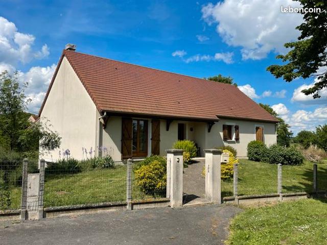EXCLUSIVITÉ: Pavillon de plain pied avec sous sol complet – Charme, confort et espace