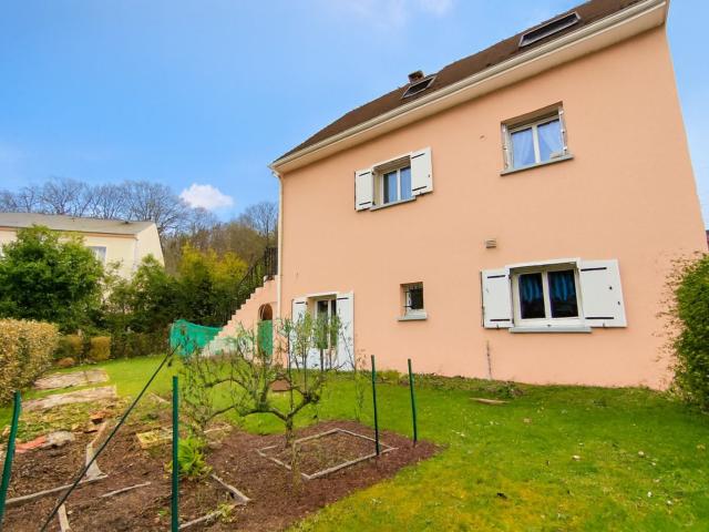 EXCLUSIVITÉ Pavillon individuel avec sous sol 134m2 hab