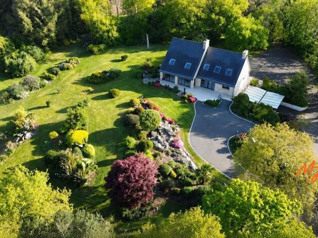 PLOUZÉVÉDÉ ELEGANTE MAISON FAMILIALE PARC ARBORÉ