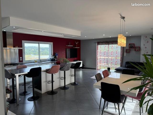 Exclusivité plain pied 6 pièces sur 761 m² à 7 km à l'ouest d'Issoire